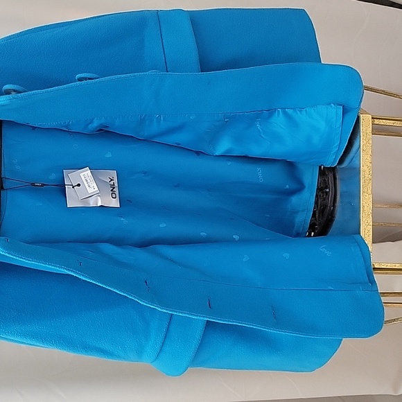 Medium wool cape - Picture 3 of 4